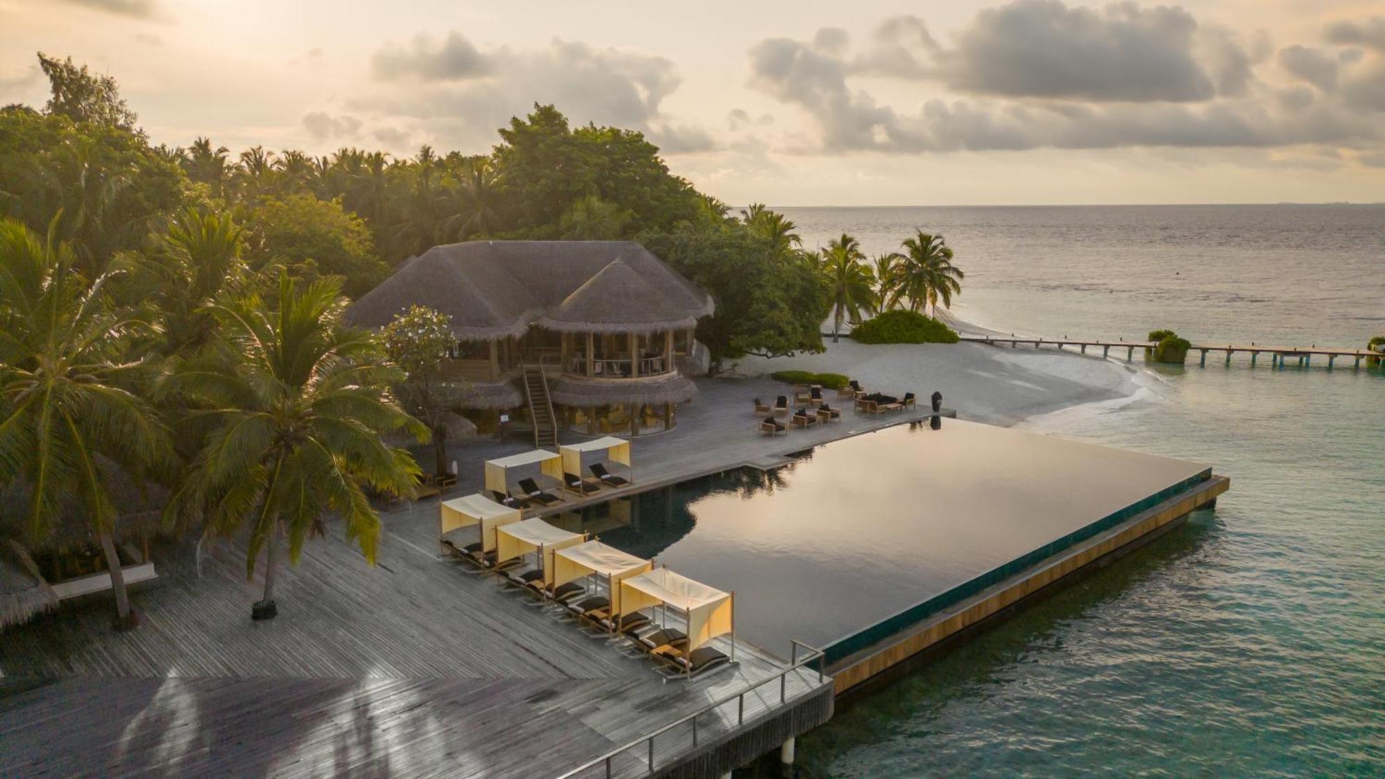 Coco Bodu Hithi - 50 Percent Off Shared Roundtrip Speedboat For Stays From 1 May To September 2025 Bagian luar foto The Beach Club at the Taj Exotica